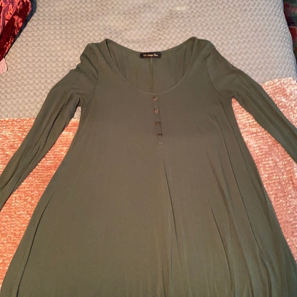 Dresses & Skirts - Dress